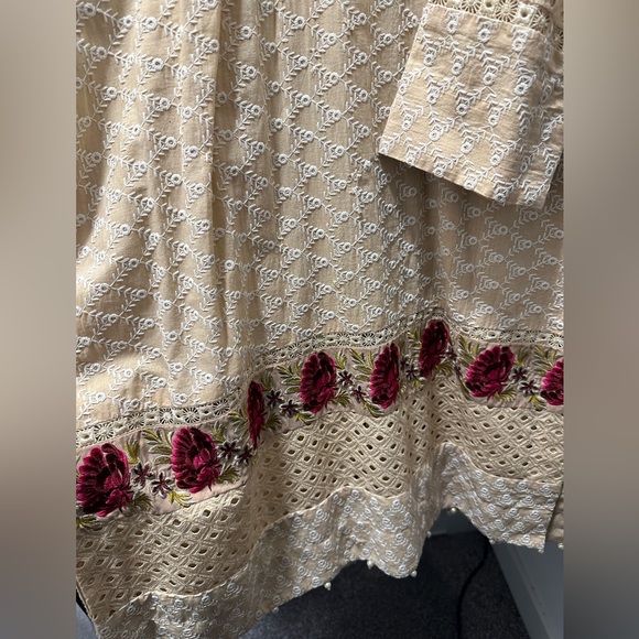 Beautiful ANSAB JAHANGIR Embroidered Kurta. - Picture 3 of 3